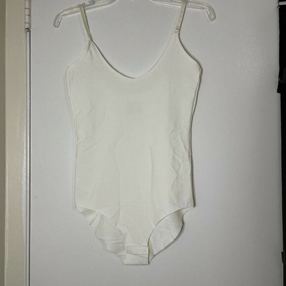 Organic Basics Women's Invisible Cheeky Bodysuit in white ivory size small - Picture 5 of 9